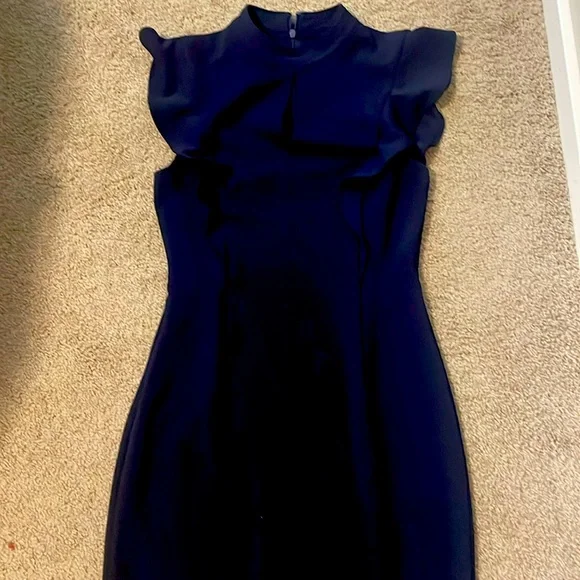 One piece - Picture 1 of 2